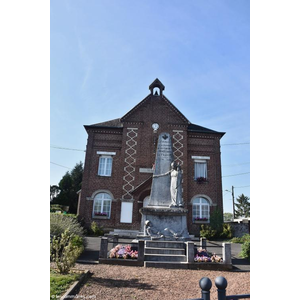 le monument aux morts