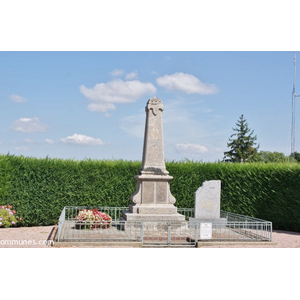 le monument aux morts