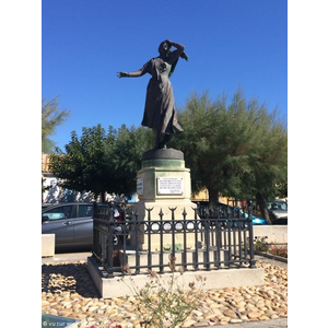 Statue a l entree de  Saintes maries de la Mer