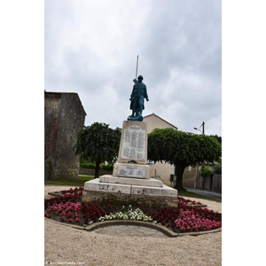 le monument aux morts