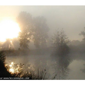 Morning on the top lake
at Twinlakes Camping
17130 Soumeras