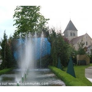 Eglise de Bézouotte un jour de foire aux plantes