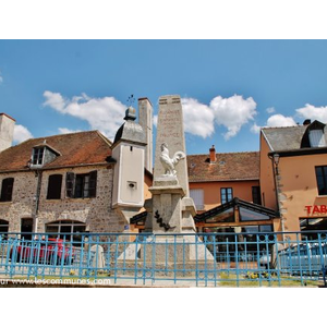 La Commune ' Le Monument-aux-Morts )