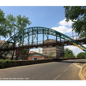 Pont à SALINDRES à côté de l usine AXENS