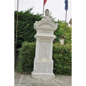 le monument aux morts