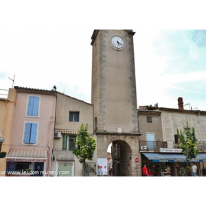 Le Village ( La Tour de L Horloge )