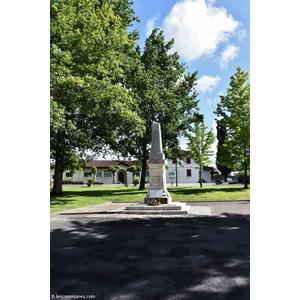 le monument aux morts