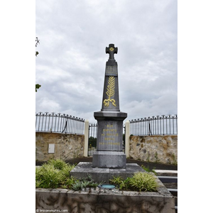 le monument aux morts