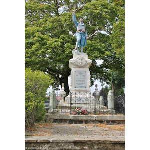 le monument aux morts