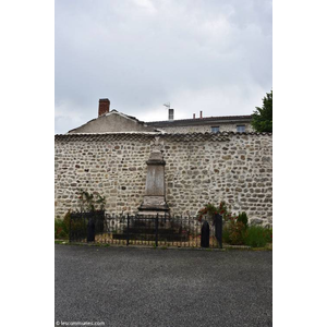 le monument aux morts