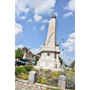 le Monument Aux Morts 