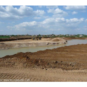 carrière de sable en exploitation aux abords de l...