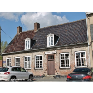 Le Village ( La Maison Flamande )