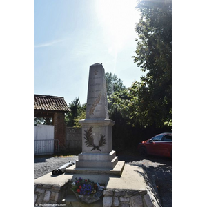 le monument aux morts