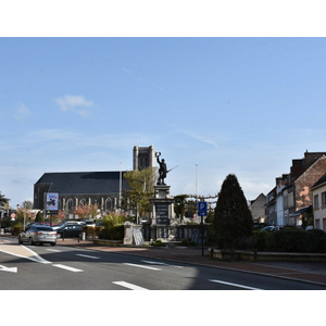 église Saint Martin et le Monument Aux Morts 