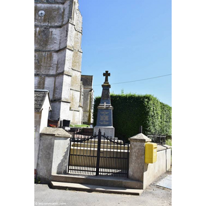 le monument aux morts