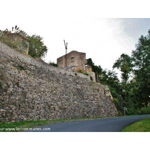 Vestiges de l Ancien Château