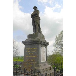 monument aux morts de St Genès Champespe