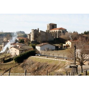 Vue de Sauviat et son château