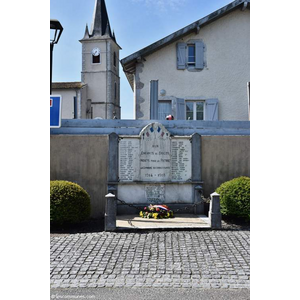 le monument aux morts