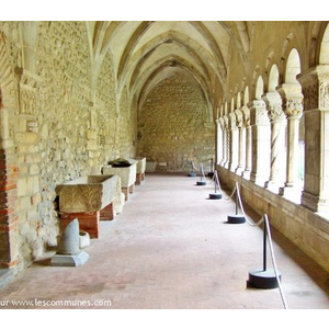 Le Cloître