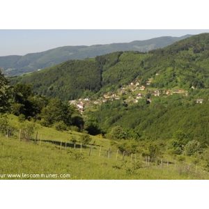 Le village de Bourbach-le-Haut vu du col du Hundsruck.