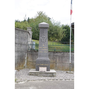 le monument aux morts 