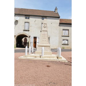 le monument aux morts