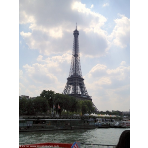 Vue de la Seine, La tour eiffel construite par Gustave eiffel pour l exposition universelle de 1889.