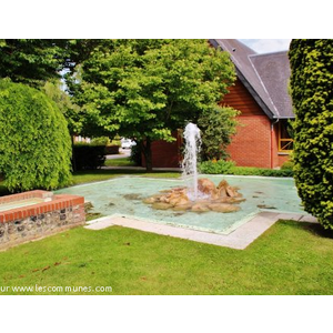 Fontaine de la Mairie ( St Martin en Campagne )