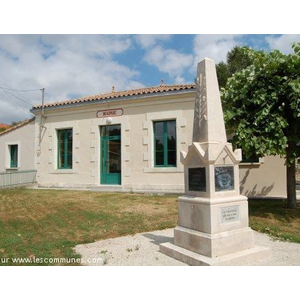 La Mairie,son monument aux morts pour la France 