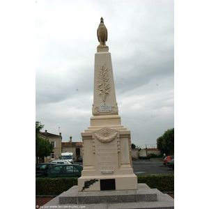 Monument aux Morts pour la France 