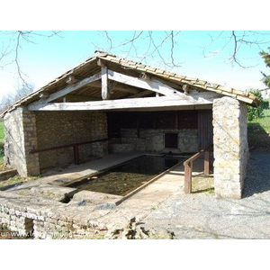 un lavoir du petit bourg 