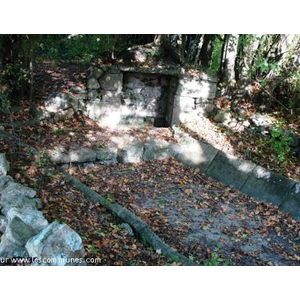 Lavoir et fontaine de Margot 