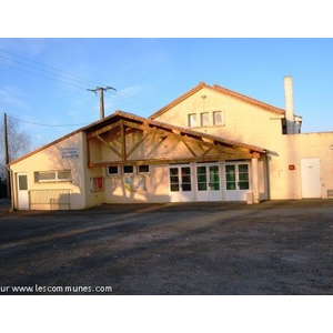 Foyer rural, salles des fêtes 