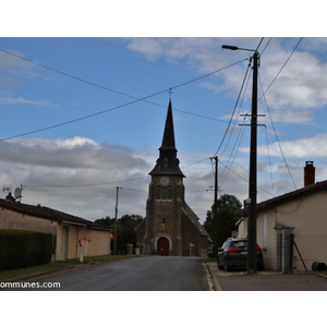 le village avec église saint Paul