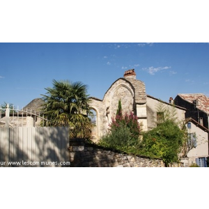 Le Village ( Chapelle des Trinitaires 16 Em Siècle )