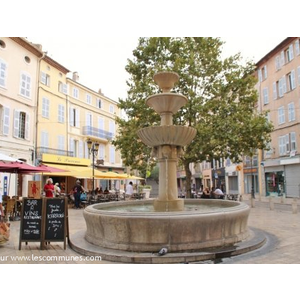 La Commune ( Fontaine )