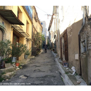 Une rue à Bonnieux