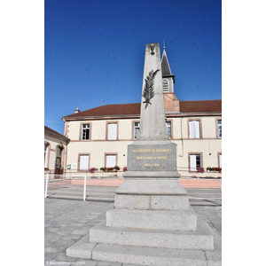 le monument aux morts